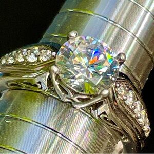 ❤️ Stunning Stamped 925 Silver Cubic Zirconia Ring size 8